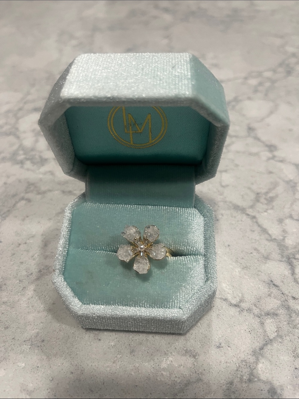 La meno crystal Stone & Pearl Adjustable Ring